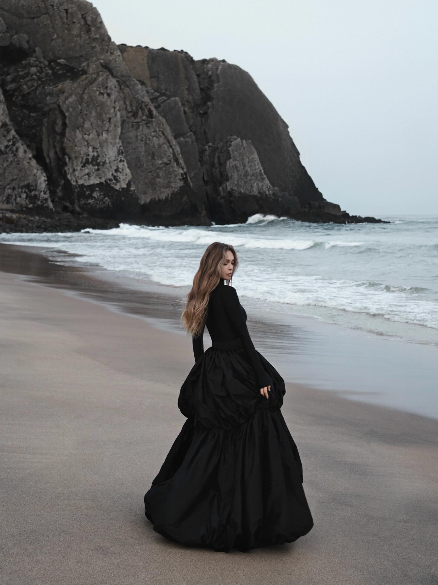 Dramatic High Waist Ruffled Sk - Women Formal Wear Photoshoot reseña y precio