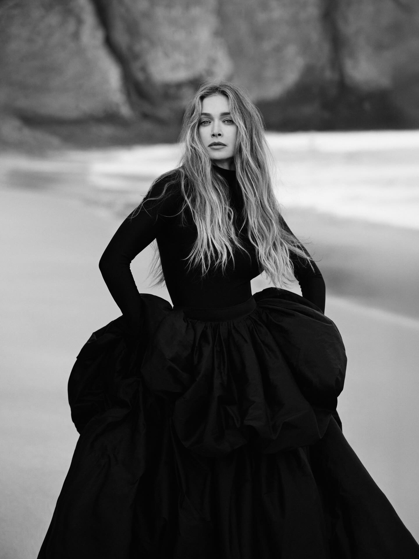 Dramatic High Waist Ruffled Sk - Women Formal Wear Photoshoot reseña y precio